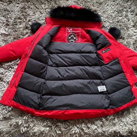 Moose Knuckles Stirling Parka red down coat with natural fur - Picture 7 of 11